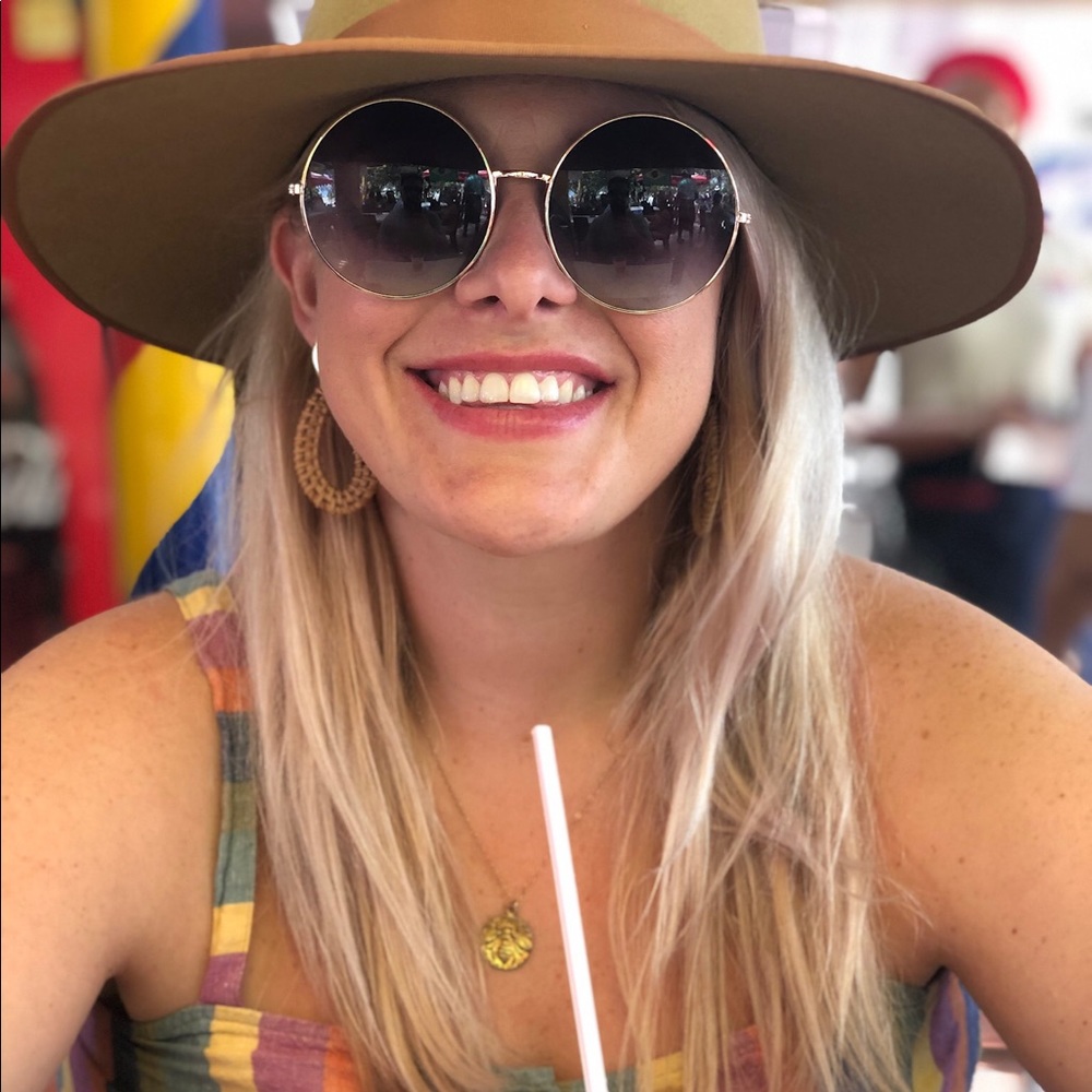 Meet your Posher, Ellen